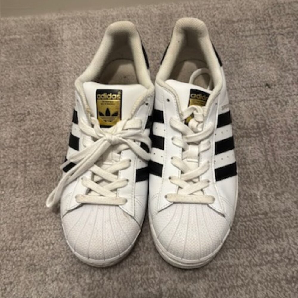 Adidas Sneakers
